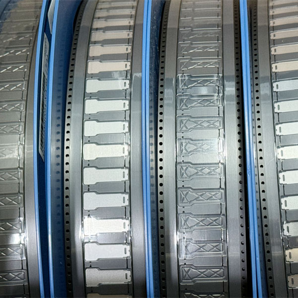 لوح حماية البطارية، ألواح لاصقة من الفولاذ المطلي بالنيكل